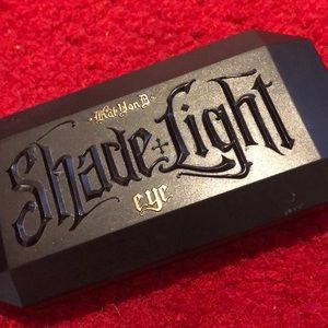 Gently used KatVonD “Shade & Light” plum pallette